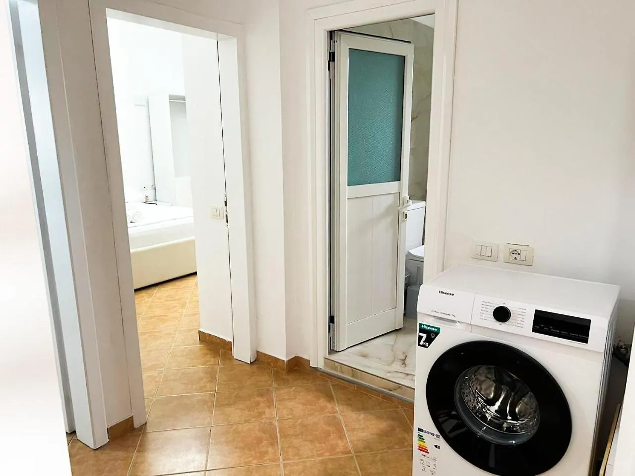 Eni Rooms Vlore 0*,  Albania